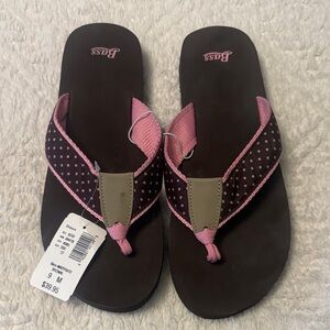 NWT BASS Women's Pink and Brown Flip Flops